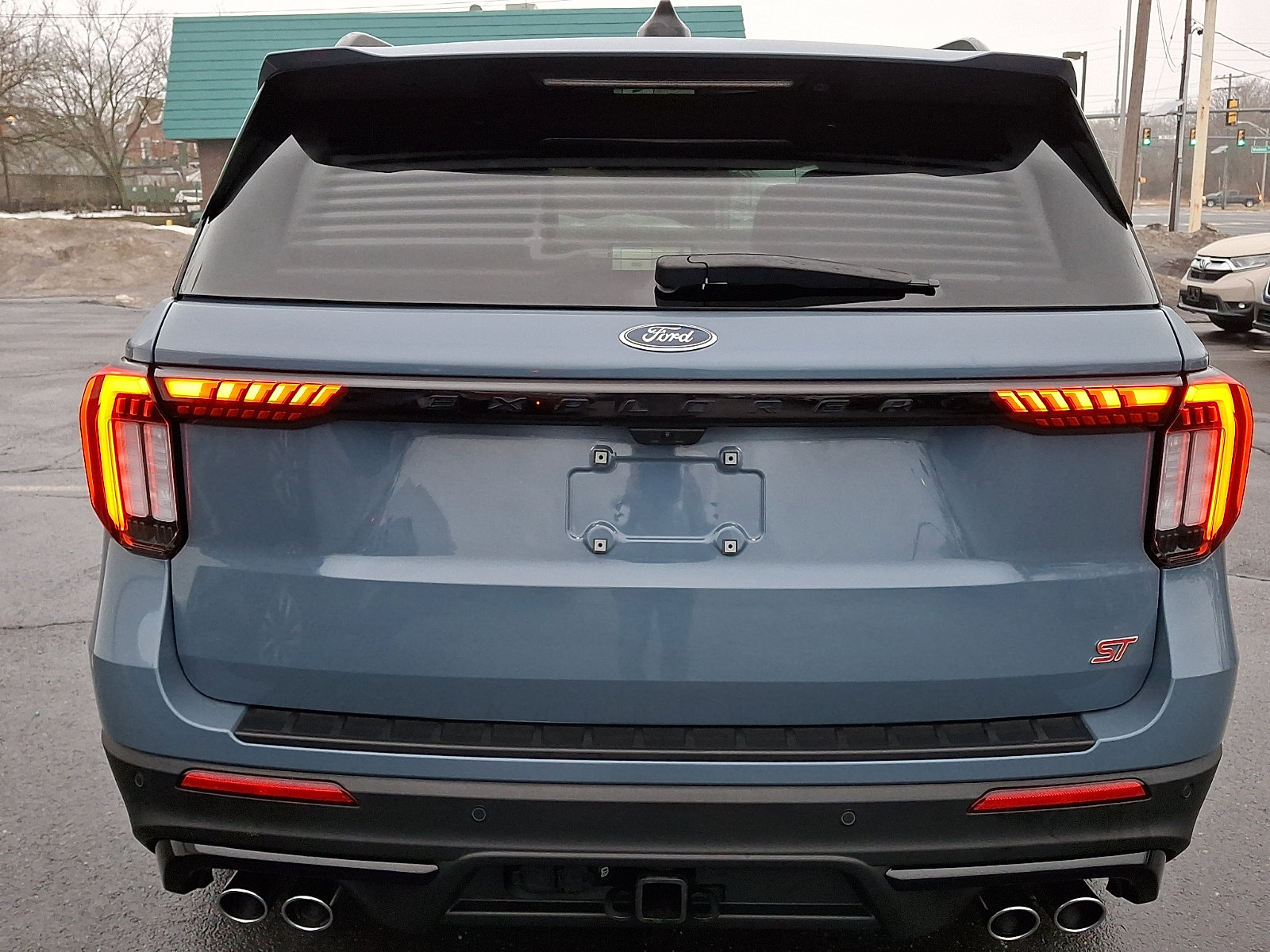 Used 2025 Ford Explorer ST image 5