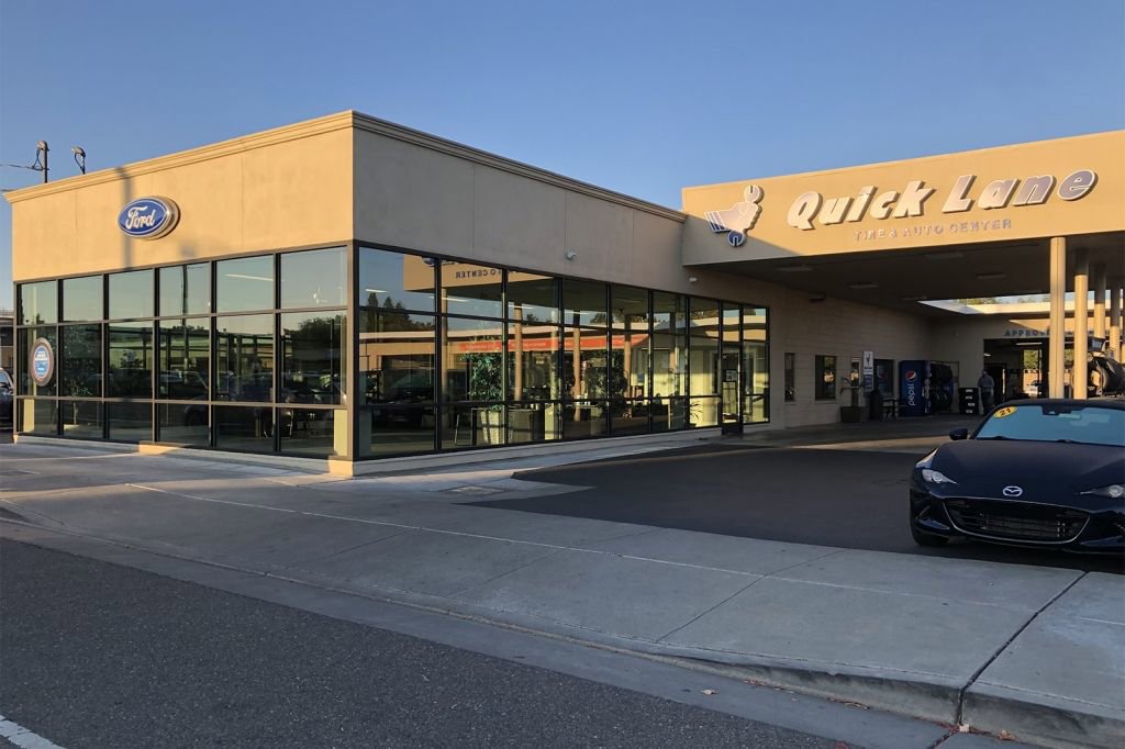 Used 2025 Tesla Model 3 image 25