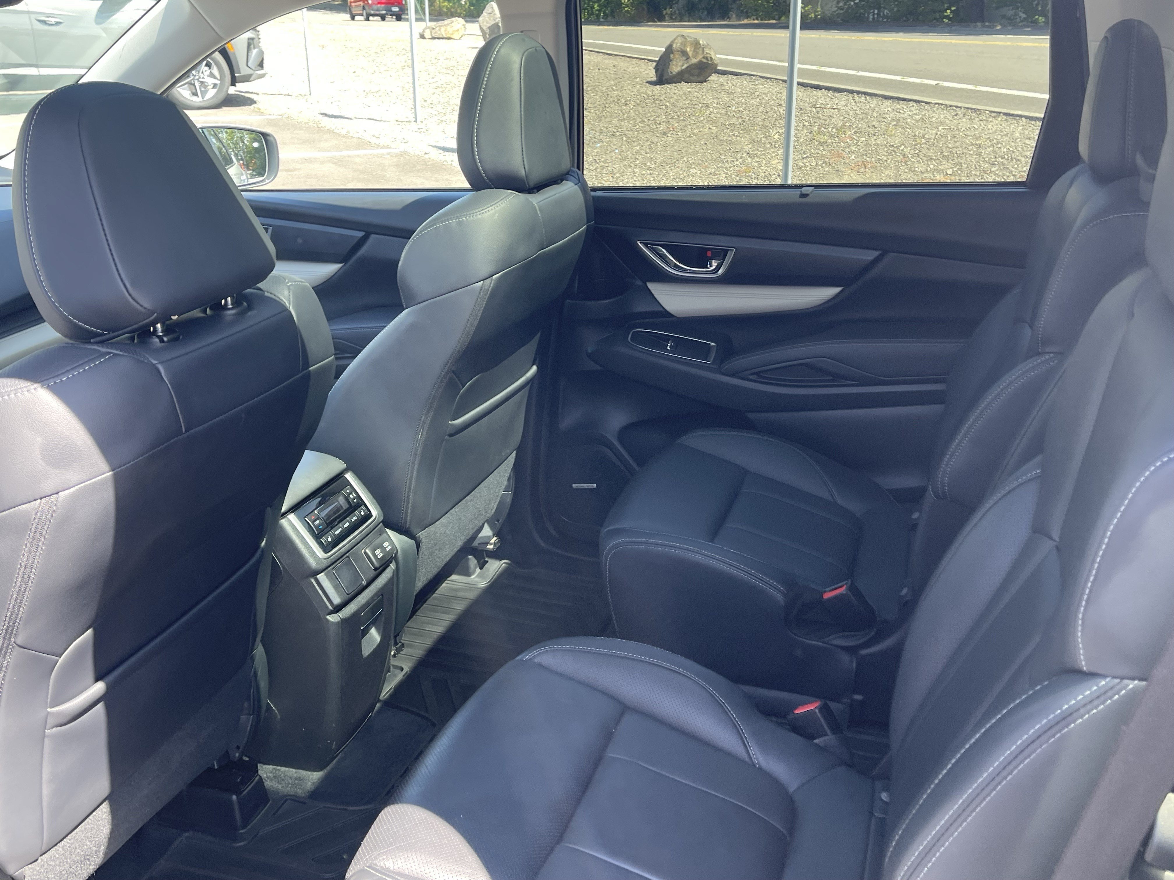 Used 2022 Subaru Ascent Limited w/ Technology Package AWD/4WD image 14