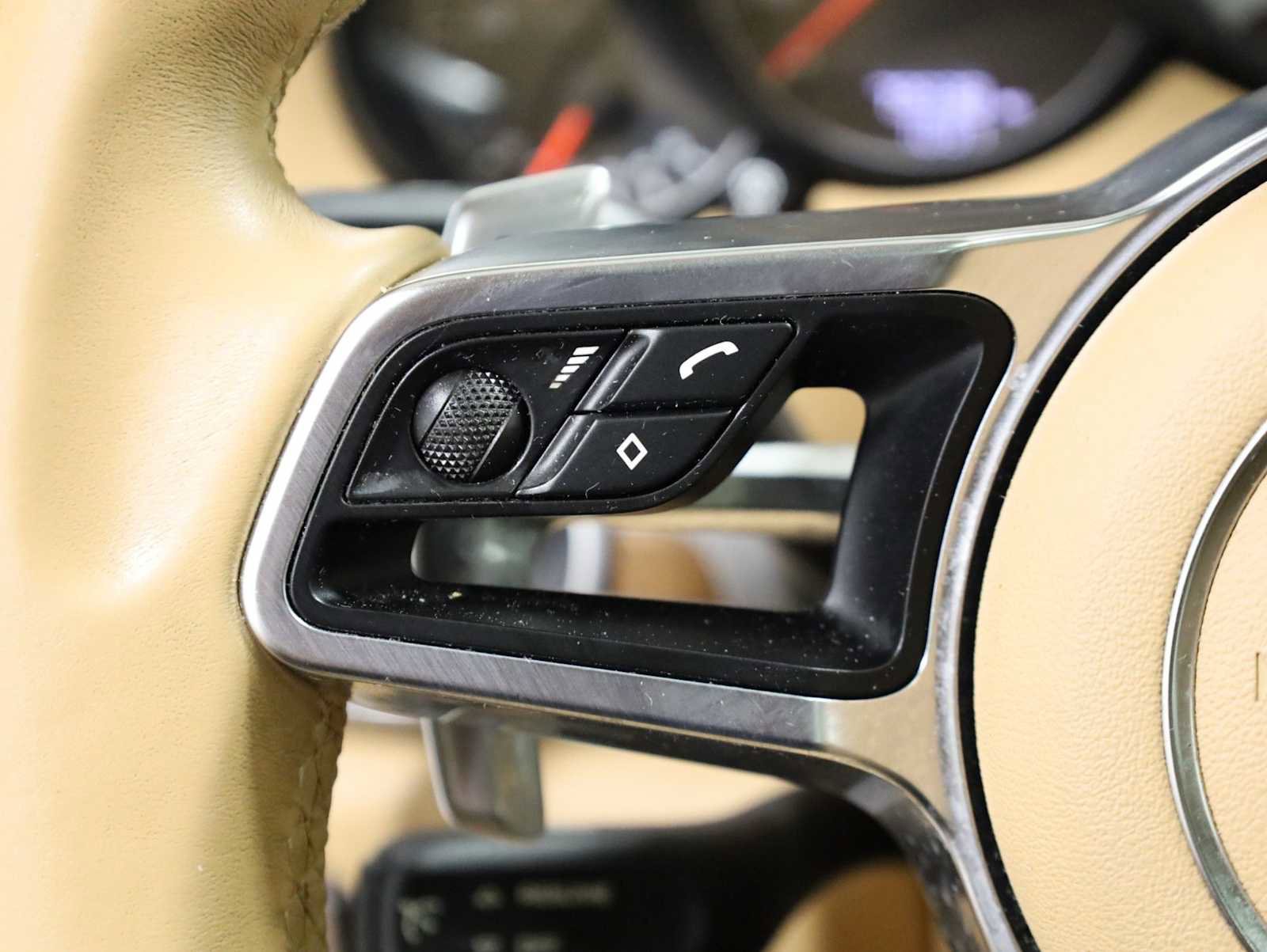 Used 2015 Porsche Cayenne S AWD/4WD image 27