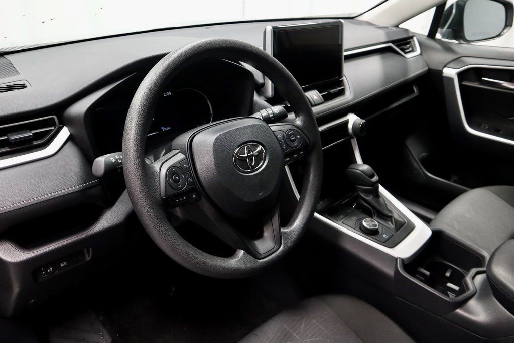 Used 2025 Toyota RAV4 XLE image 24