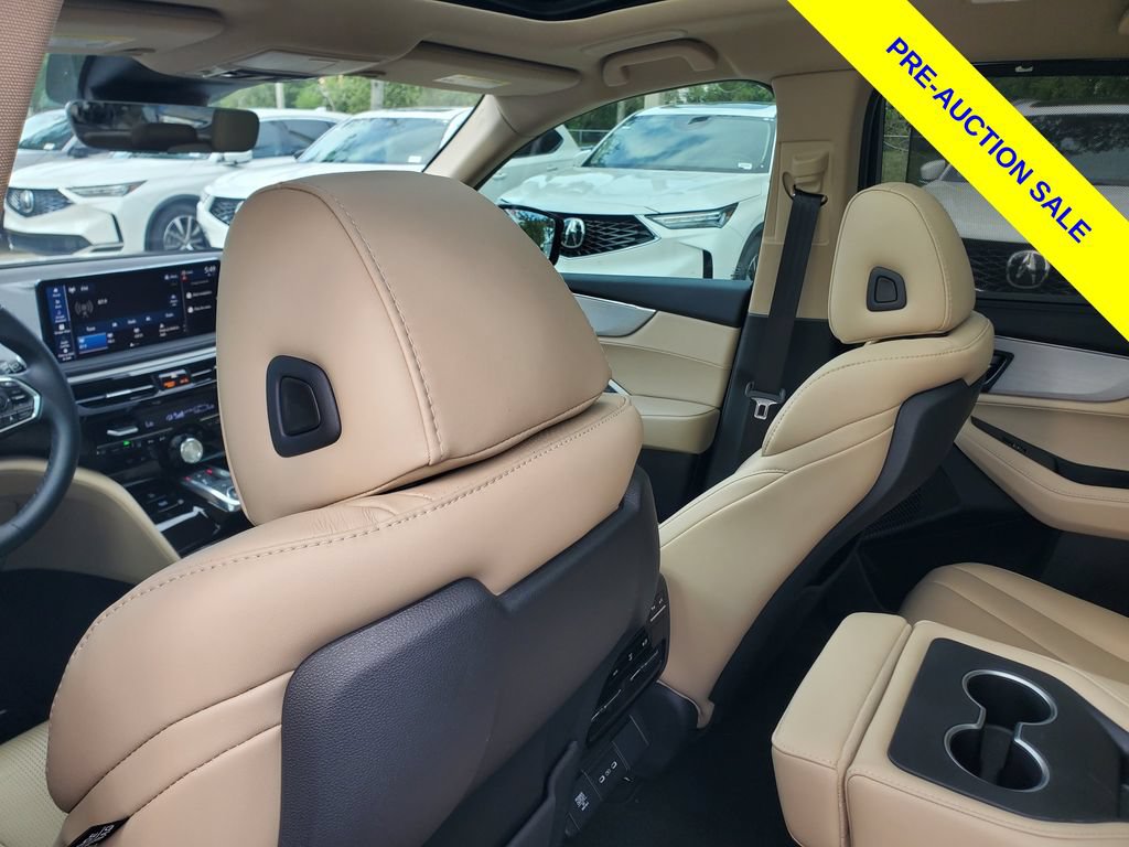 Certified 2025 Acura MDX w/ Technology Package FWD image 11