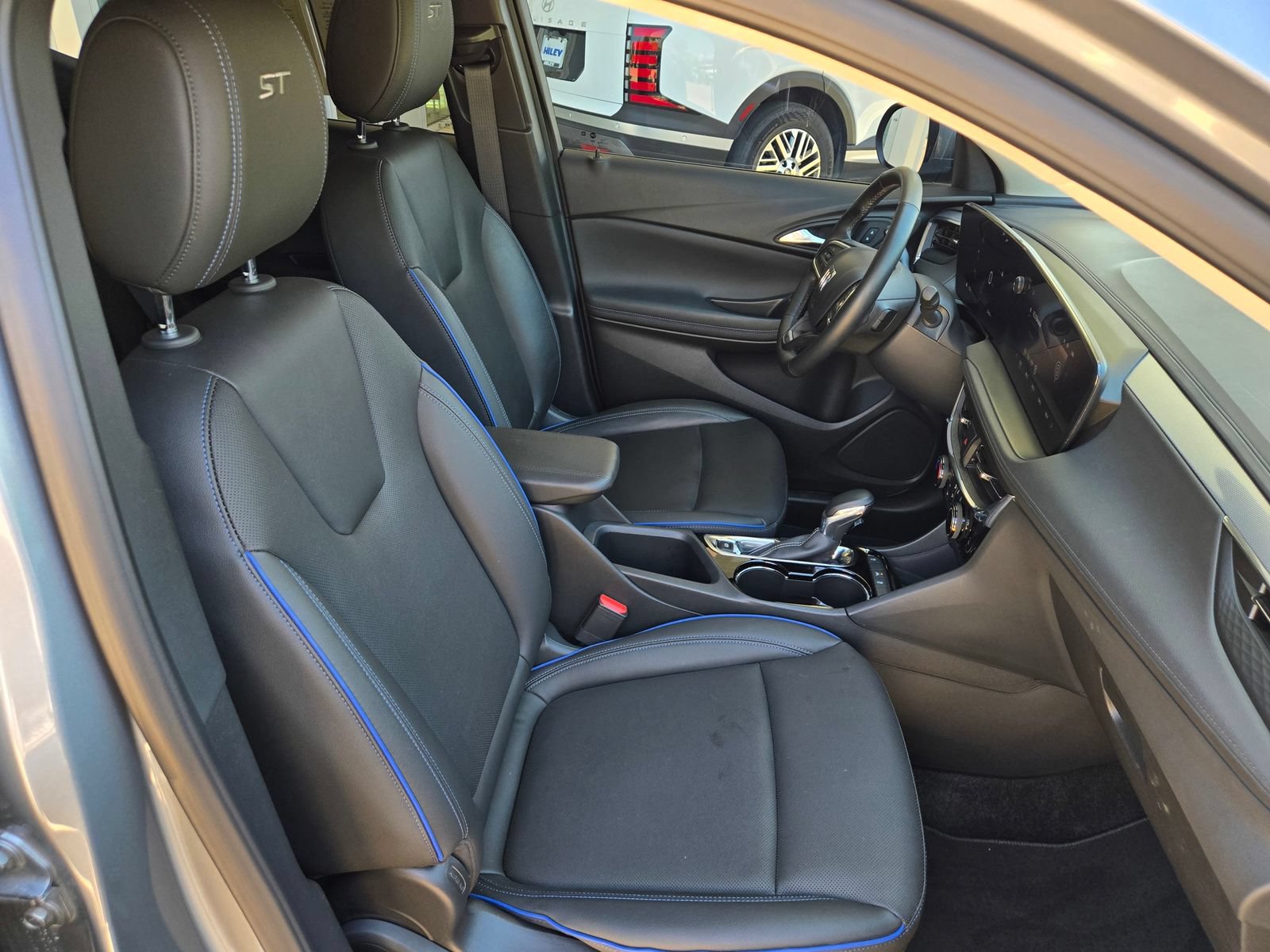 Used 2025 Buick Encore GX Sport Touring w/ Comfort Package FWD image 24