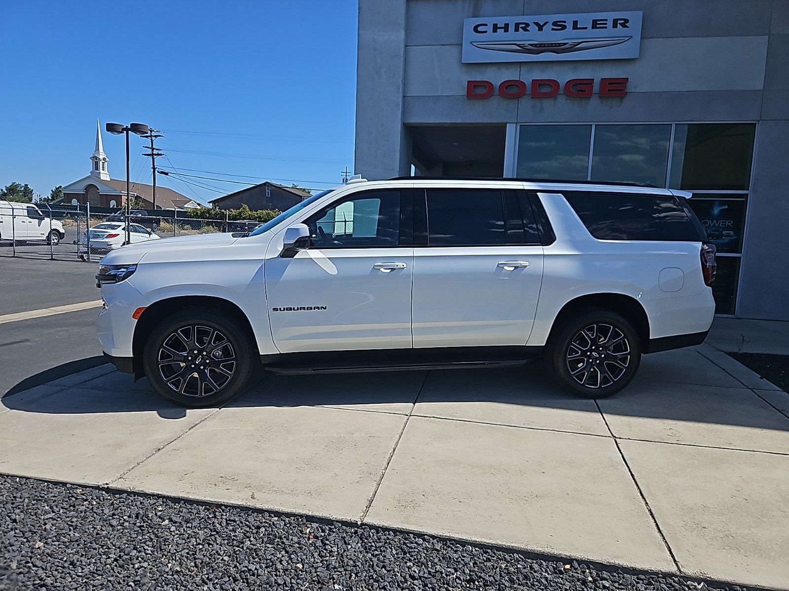 Used 2024 Chevrolet Suburban RST w/ Luxury Package AWD/4WD image 3