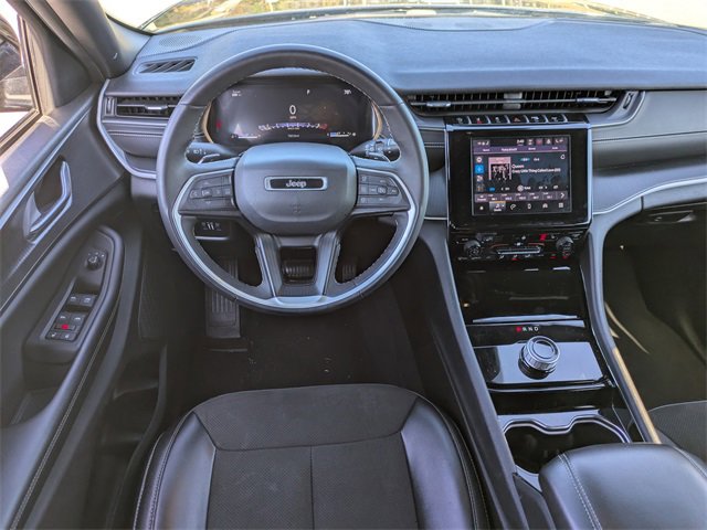 Used 2023 Jeep Grand Cherokee Altitude image 15