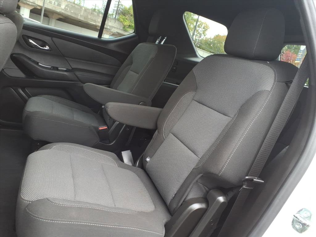 Used 2023 Chevrolet Traverse LT image 17