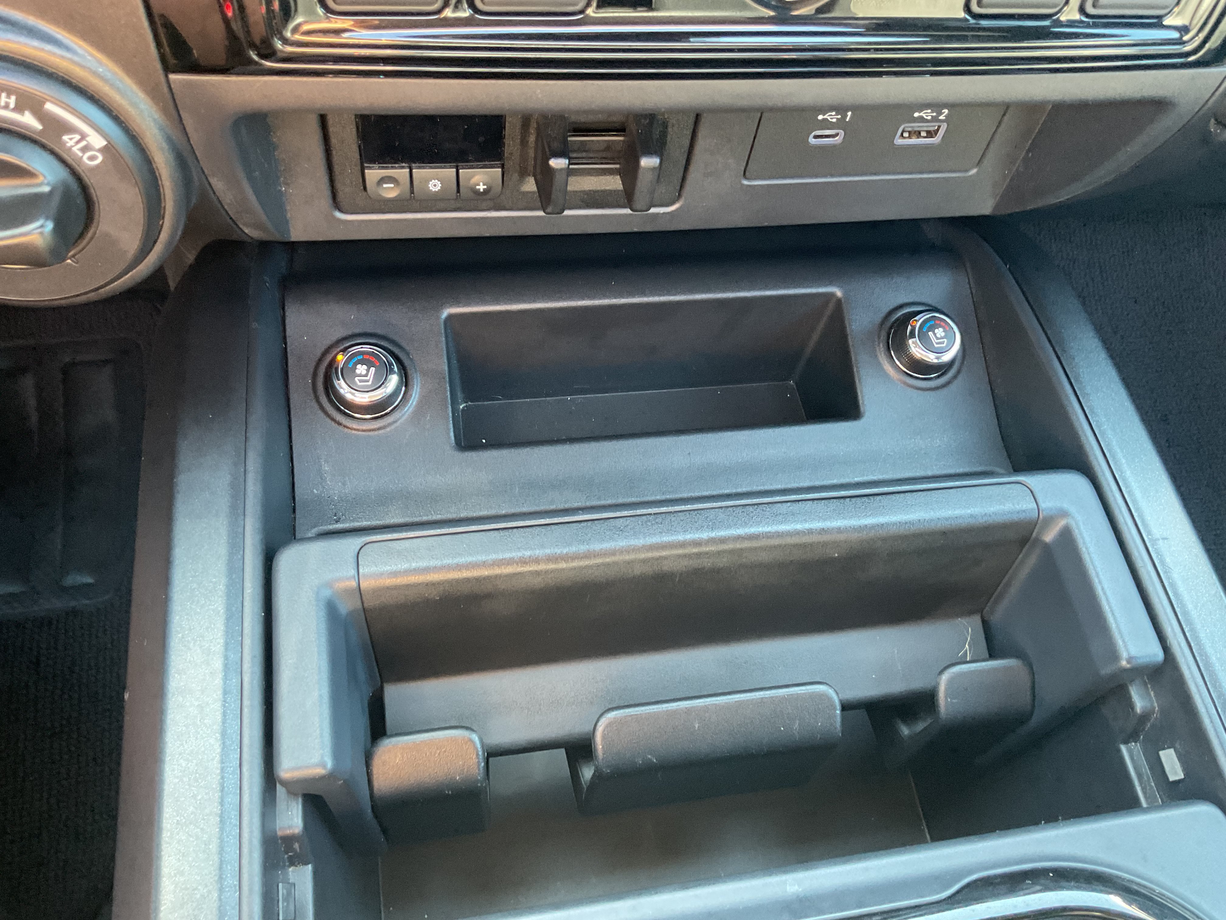 Used 2021 Nissan Titan PRO-4X w/ Pro-4x Convenience Package AWD/4WD image 16
