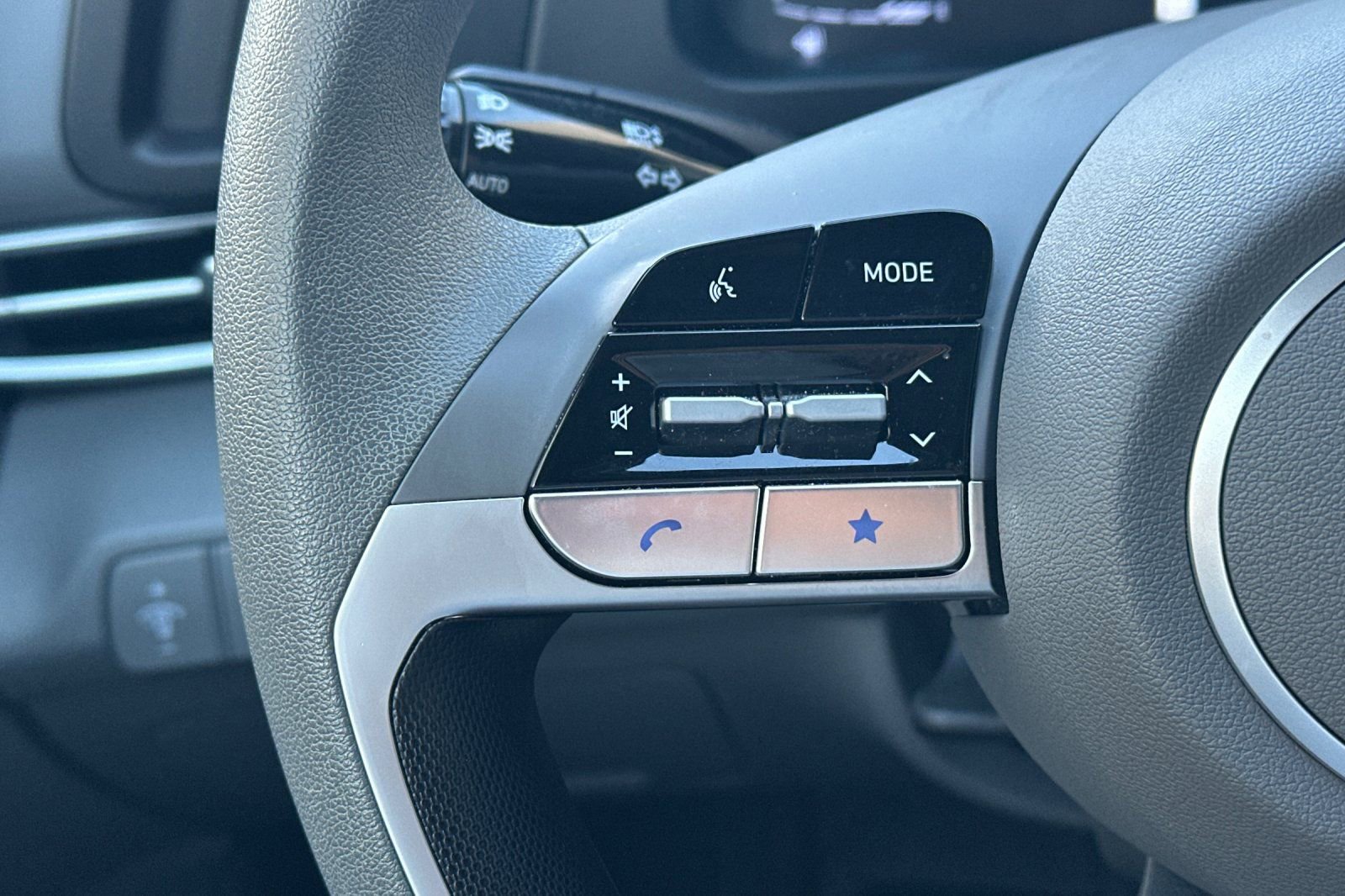 Certified 2025 Hyundai Elantra Blue image 25