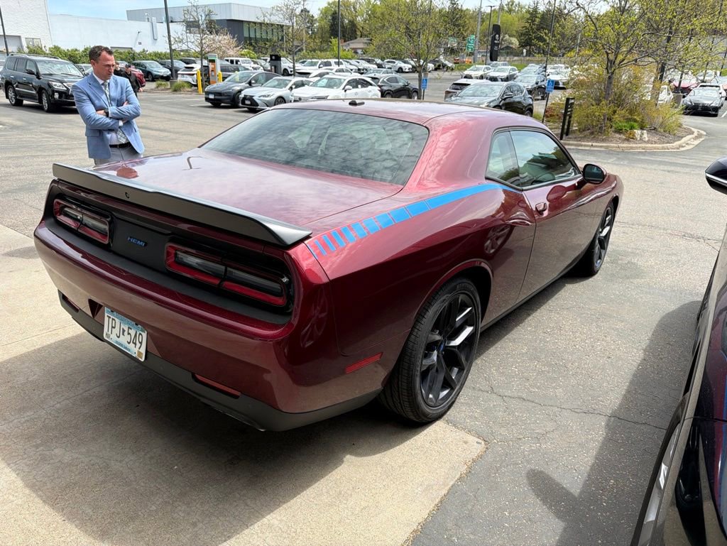 Used 2019 Dodge Challenger R/T w/ Driver Convenience Group RWD image 3