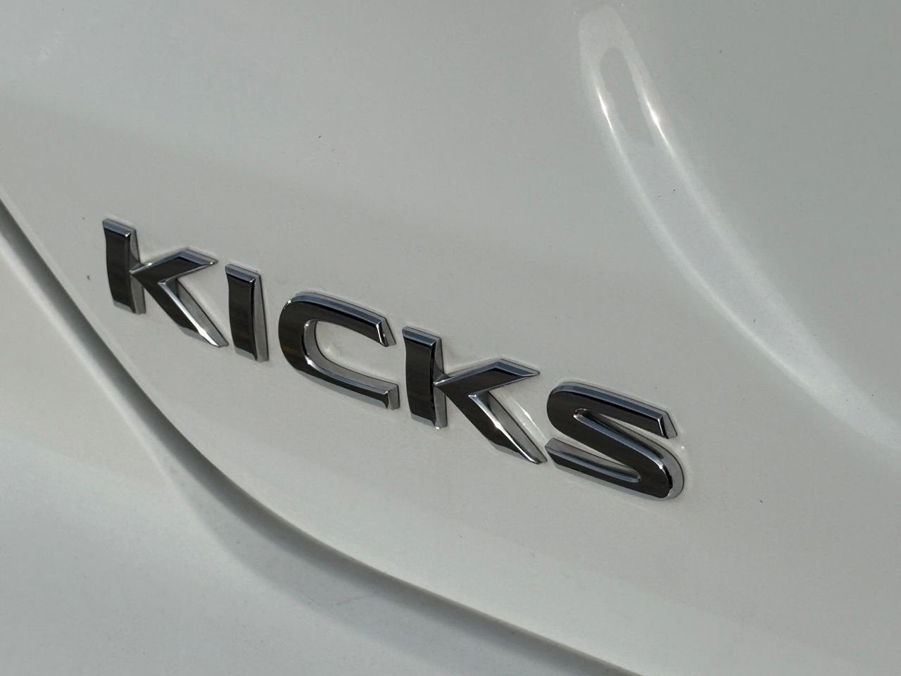 Certified 2025 Nissan Kicks Play S FWD image 11