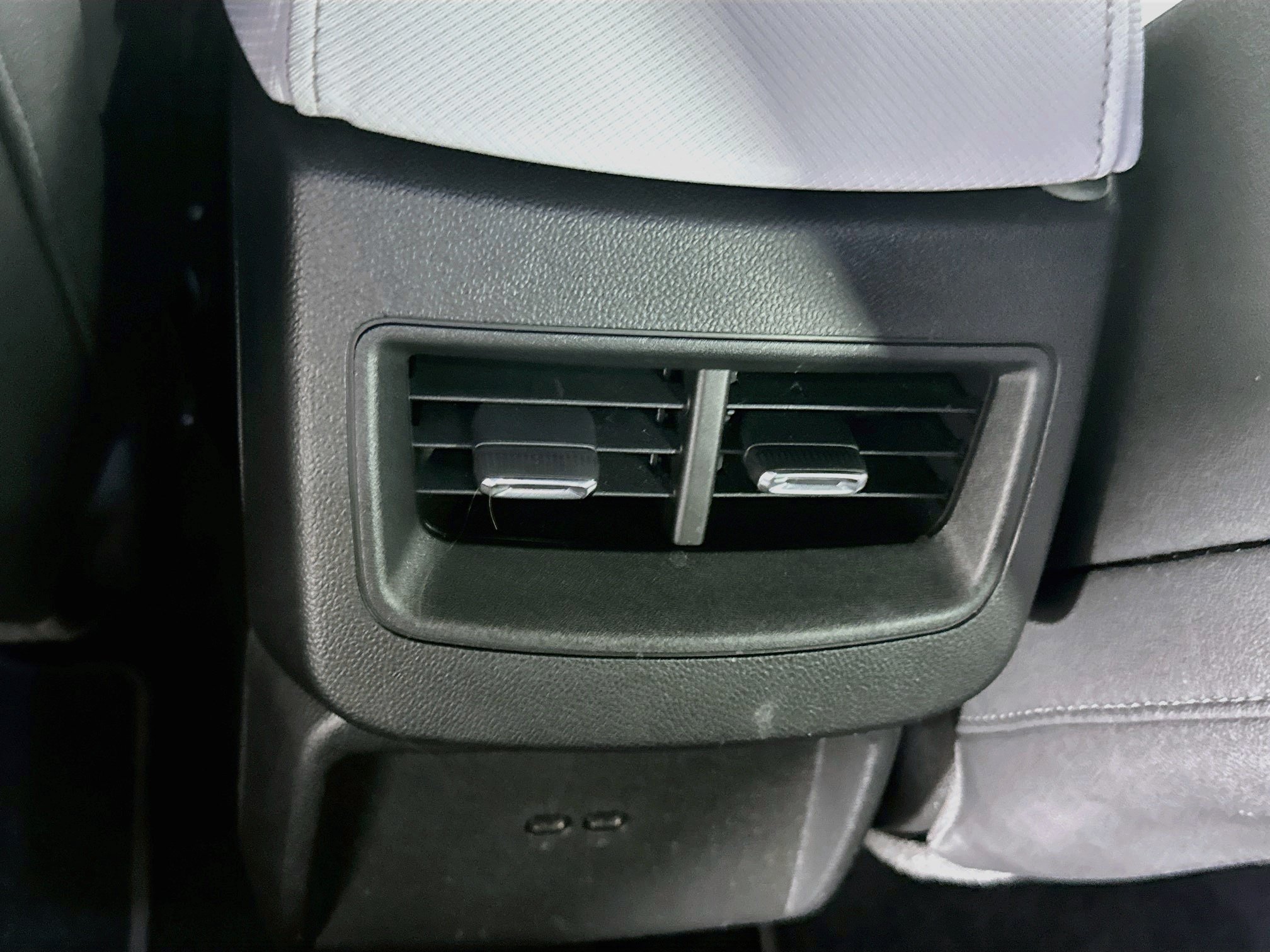 Used 2024 Chevrolet Equinox EV LT FWD image 27