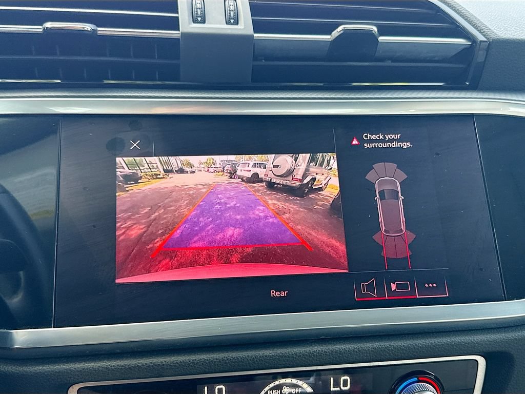 Used 2020 Audi Q3 2.0T Premium w/ Convenience Package AWD/4WD image 13