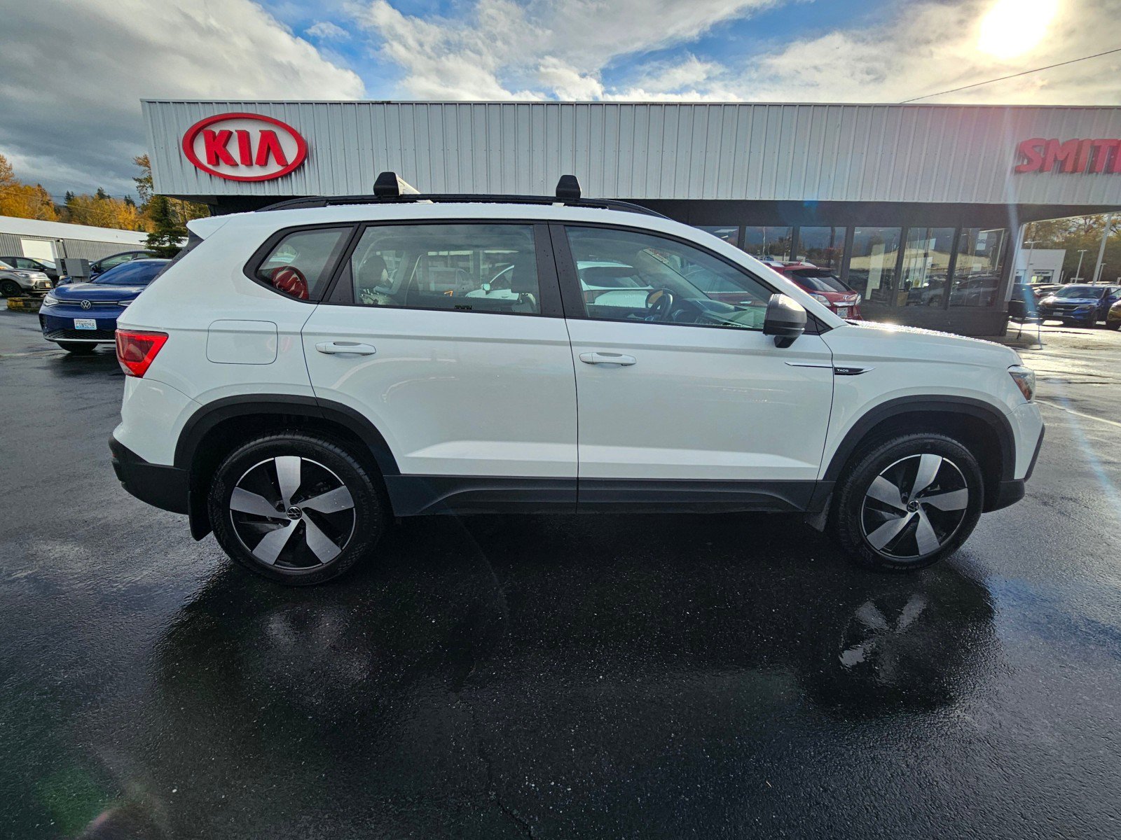 Used 2024 Volkswagen Taos S image 2