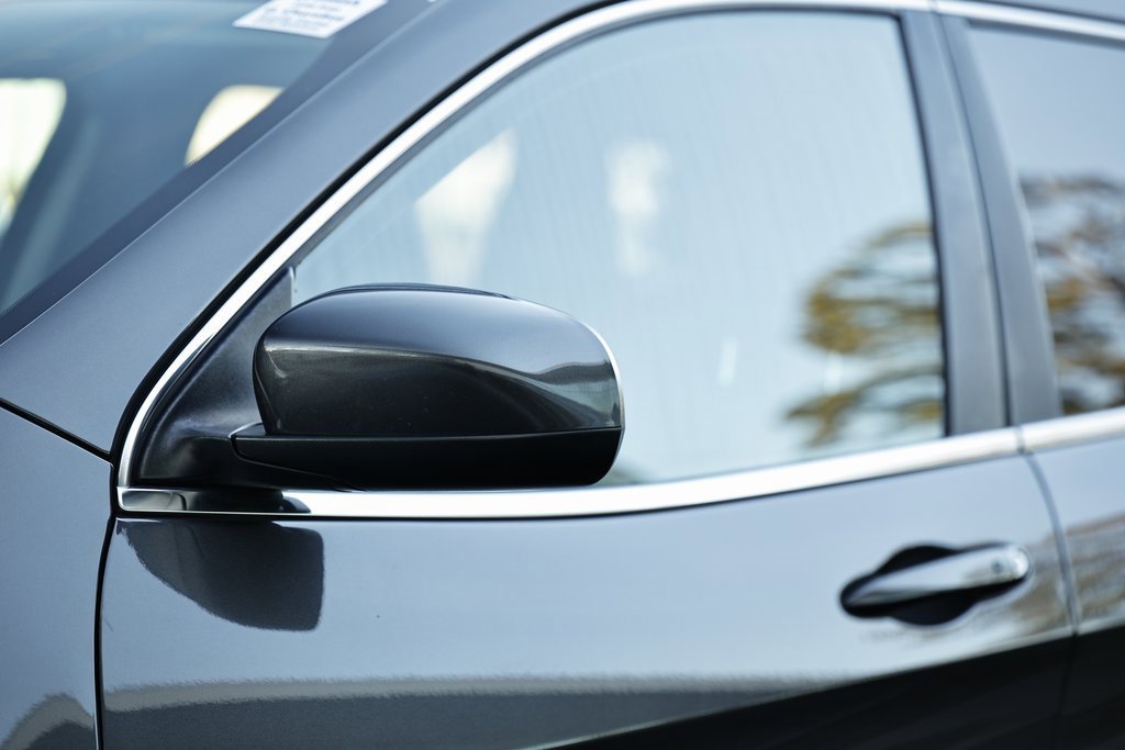 Used 2018 Jeep Cherokee Latitude Plus w/ Comfort/Convenience Group image 11