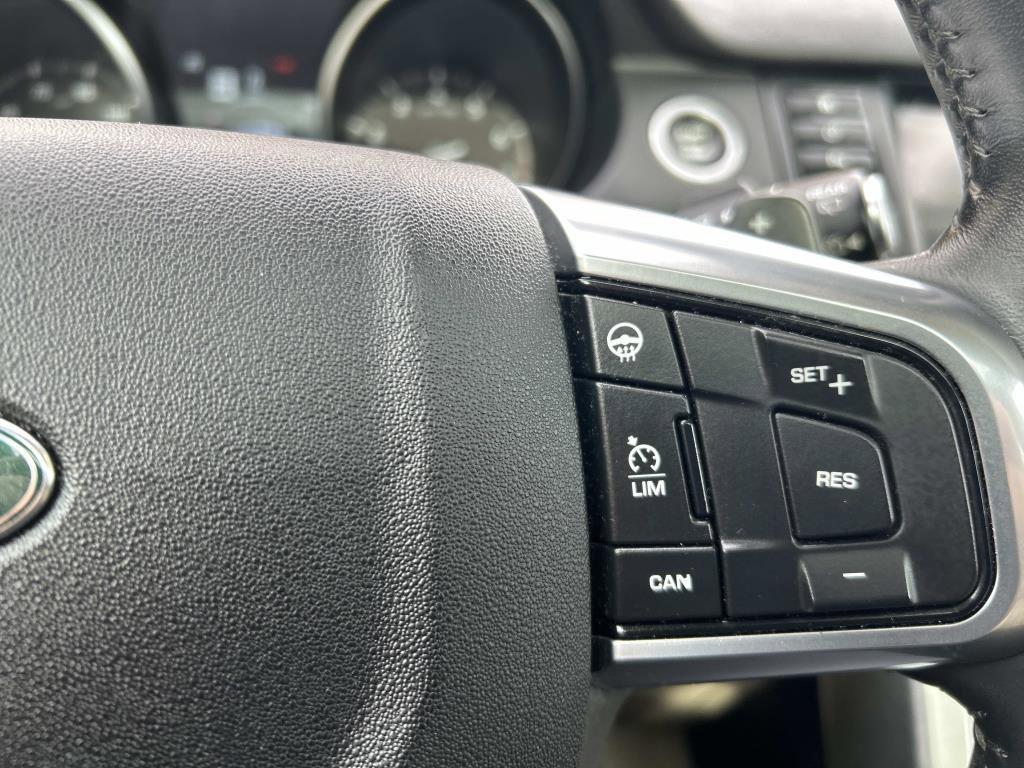 Used 2018 Land Rover Discovery Sport HSE image 27