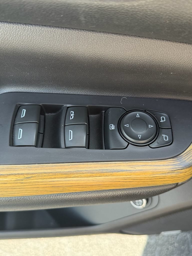 Used 2018 GMC Acadia Denali w/ Technology Package AWD/4WD image 33