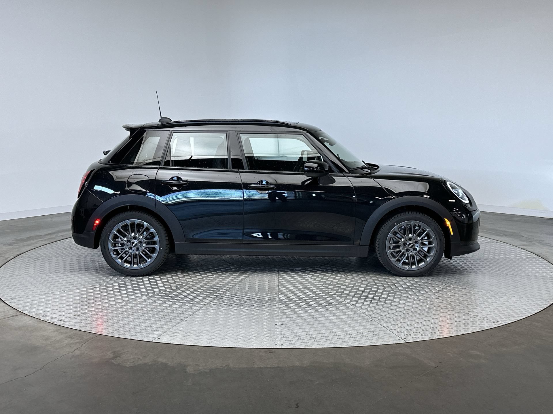 Used 2026 MINI Cooper S FWD image 10