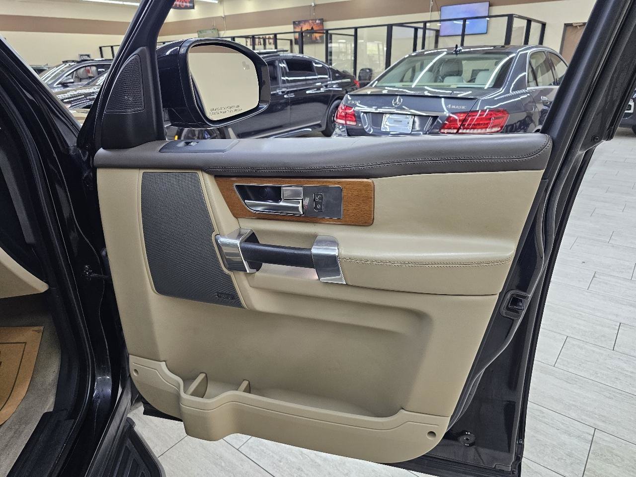Used 2016 Land Rover LR4 HSE LUX AWD/4WD image 44