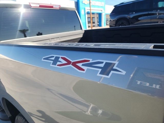 Used 2024 Chevrolet Silverado 1500 RST w/ Redline Edition AWD/4WD image 13