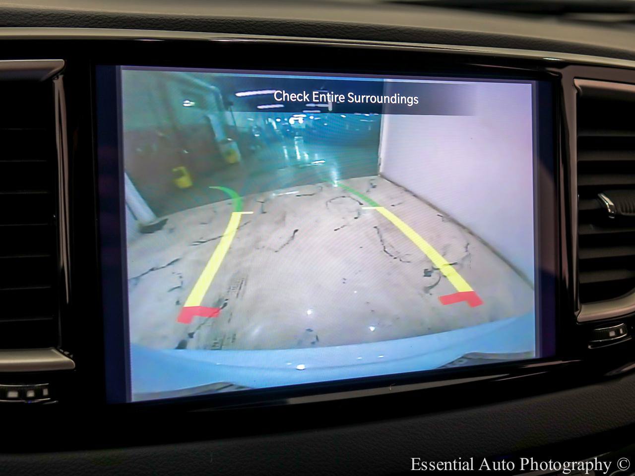 Used 2024 Chrysler Pacifica Touring-L FWD image 22
