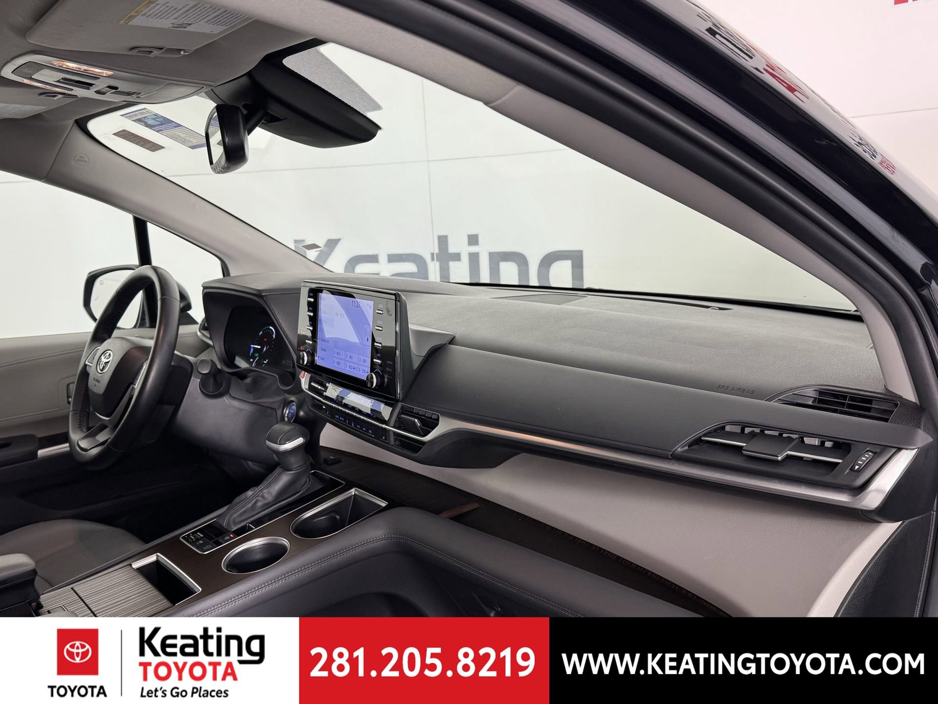 Certified 2024 Toyota Sienna XLE image 24