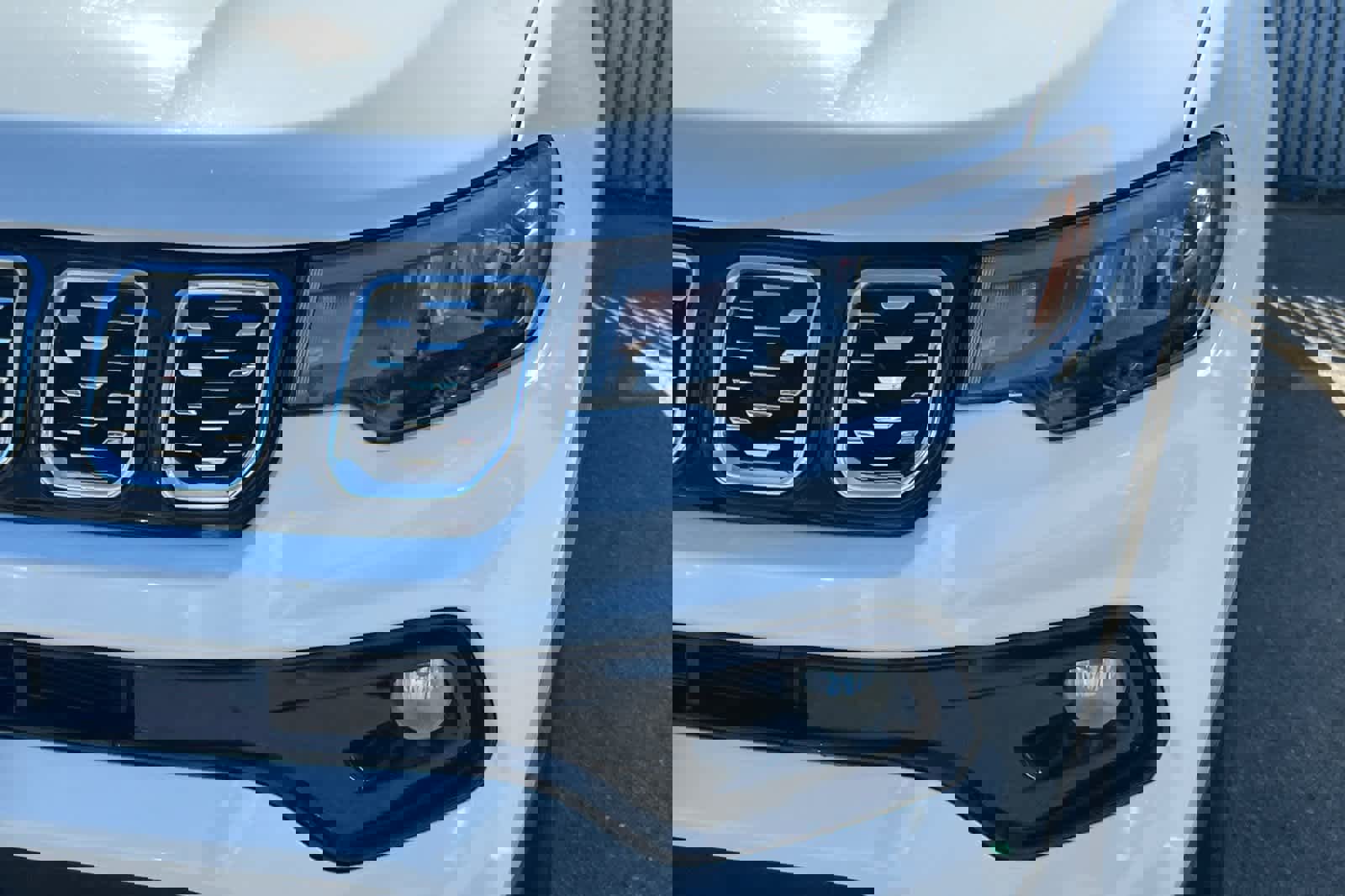 Used 2025 Jeep Compass Limited image 11