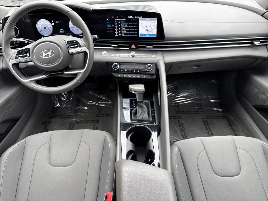 Used 2025 Hyundai Elantra SEL image 15