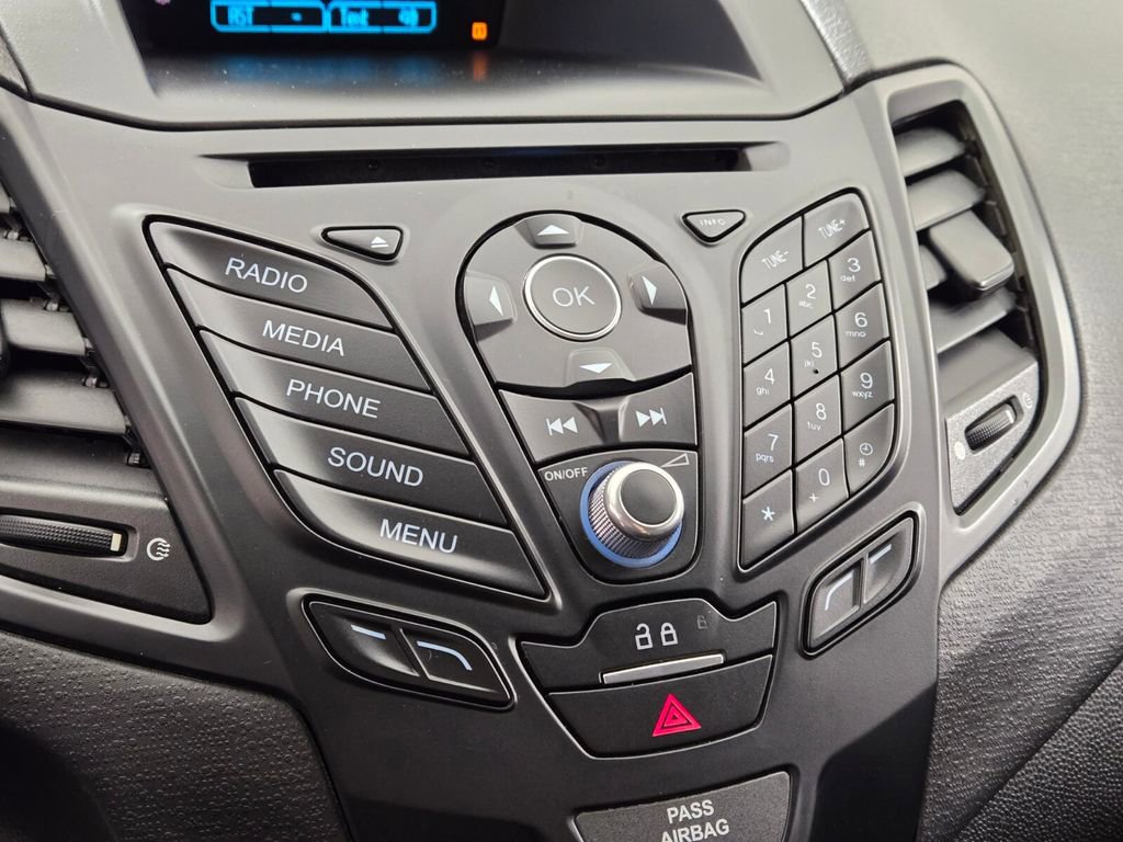 Used 2016 Ford Fiesta SE image 30
