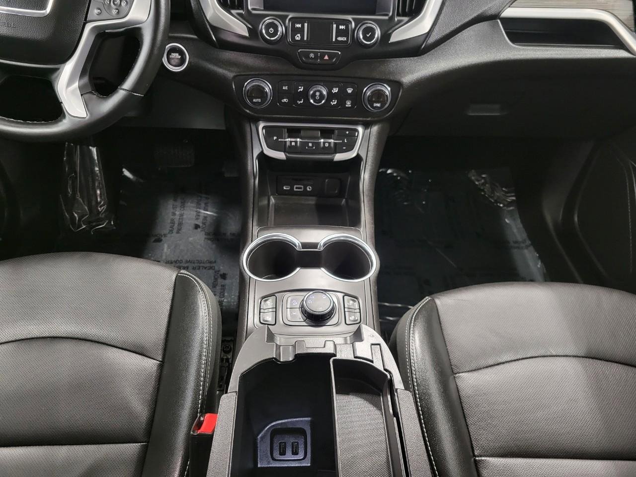 Used 2024 GMC Terrain SLT image 18