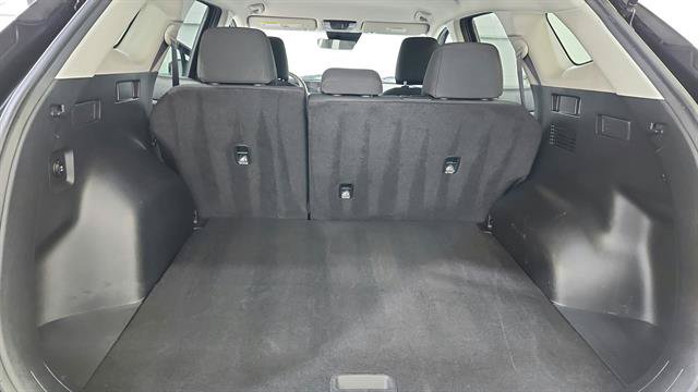Used 2025 Kia Sportage LX FWD image 17
