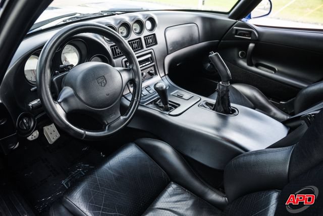 Used 1997 Dodge Viper GTS RWD image 2