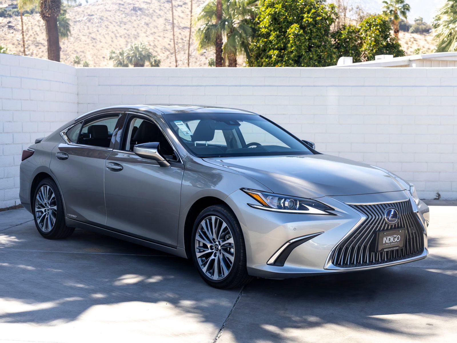 Used 2021 Lexus ES 300h w/ Premium Package image 2