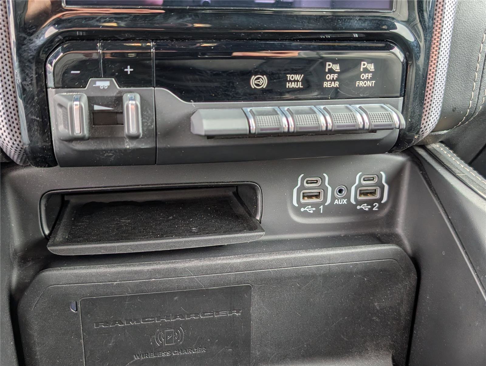 Used 2020 RAM 3500 Limited image 33