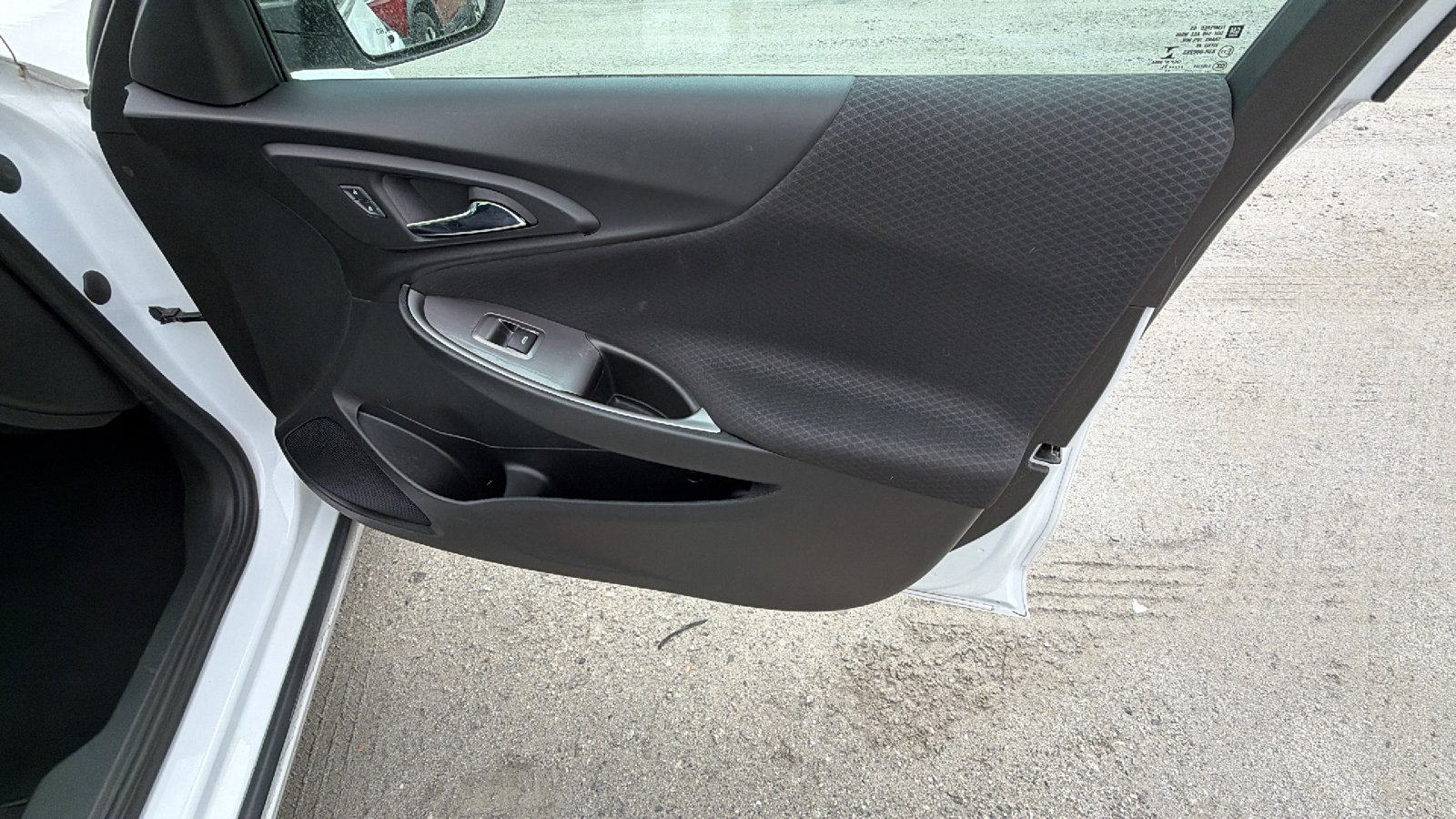 Used 2021 Chevrolet Malibu LS FWD image 18