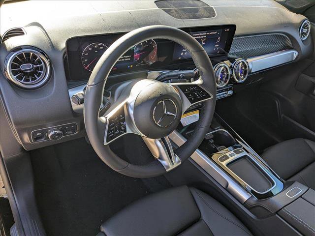 New 2025 Mercedes-Benz GLB 250 image 3