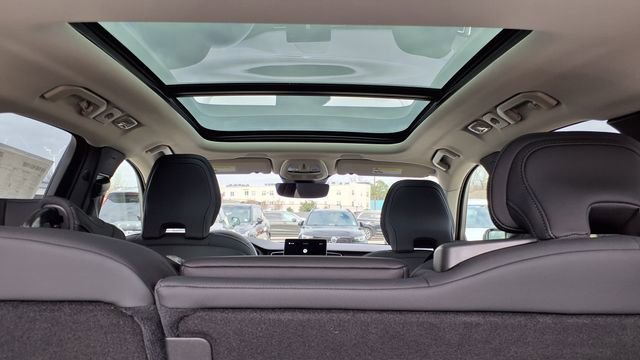 New 2026 Volvo XC60 B5 Plus w/ Protection Package Premier image 19