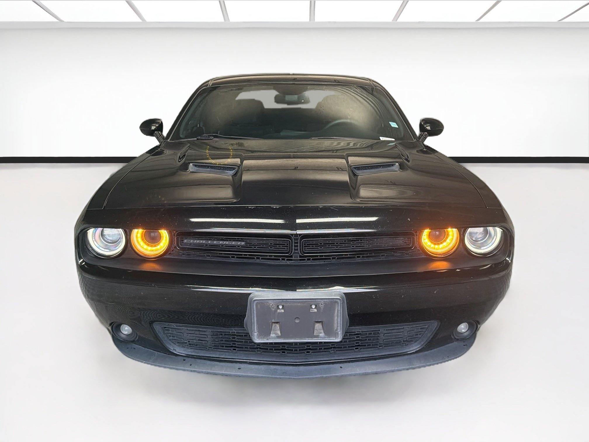 Used 2016 Dodge Challenger SXT w/ Blacktop Package RWD image 2