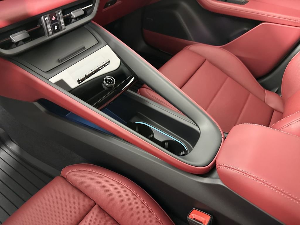 New 2026 Porsche Macan 4 Electric AWD/4WD image 32