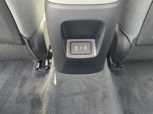 Certified 2025 Hyundai Elantra Limited FWD image 15