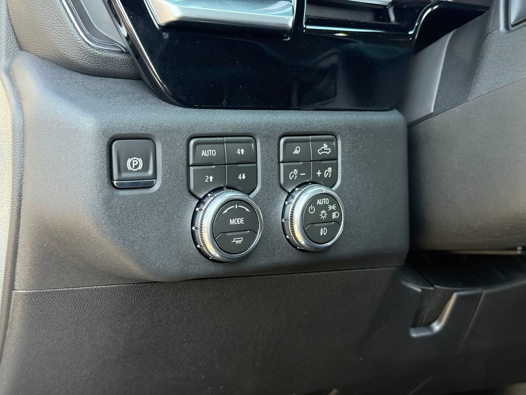 New 2026 GMC Sierra 2500 SLT w/ SLT Convenience Package AWD/4WD image 16