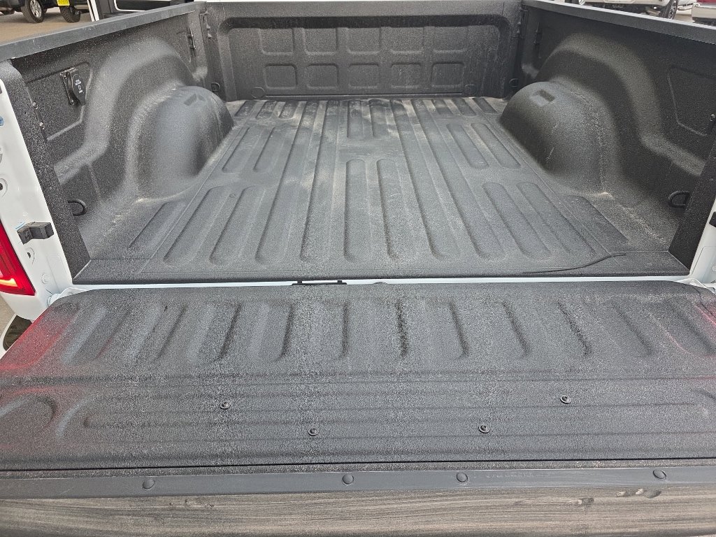 New 2026 RAM 2500 Laramie w/ Night Edition AWD/4WD image 18