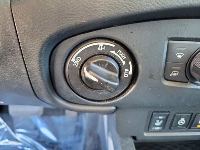 Used 2023 Nissan Frontier SV w/ SV Convenience Package image 29