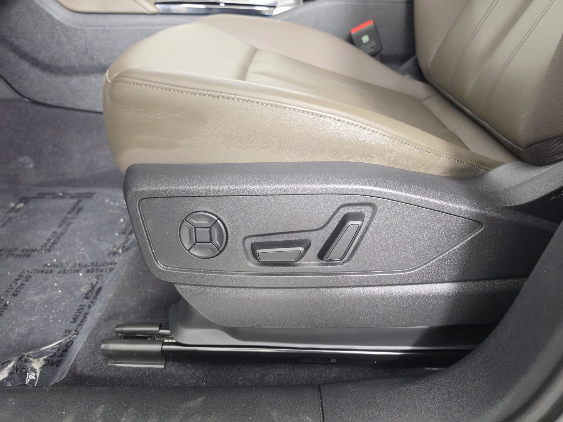 Used 2025 Audi Q5 Premium w/ Convenience Package AWD/4WD image 4