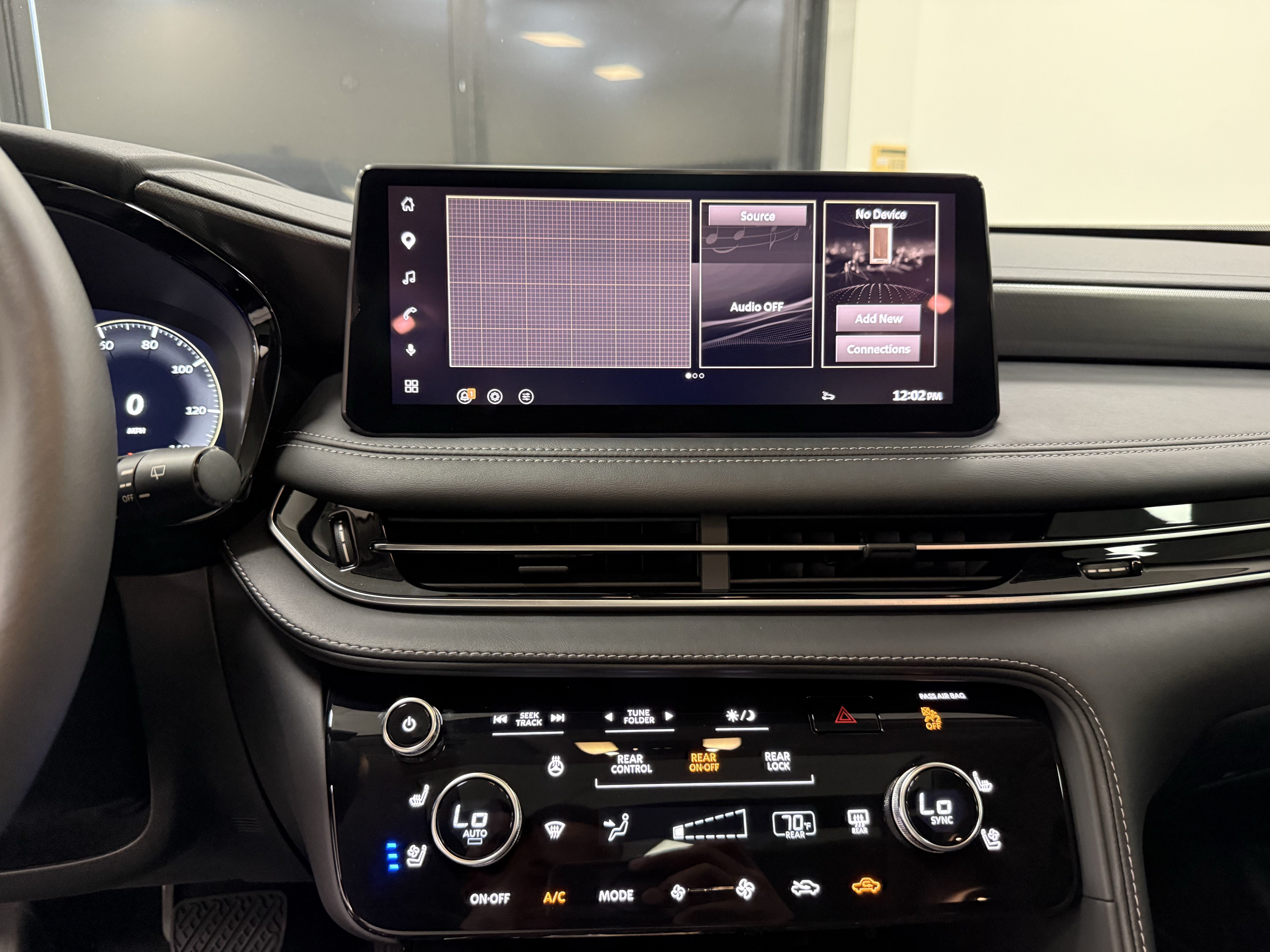 Certified 2027 INFINITI QX60 Luxe w/ Cargo Package FWD image 22