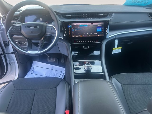 New 2026 Jeep Grand Cherokee Altitude image 10