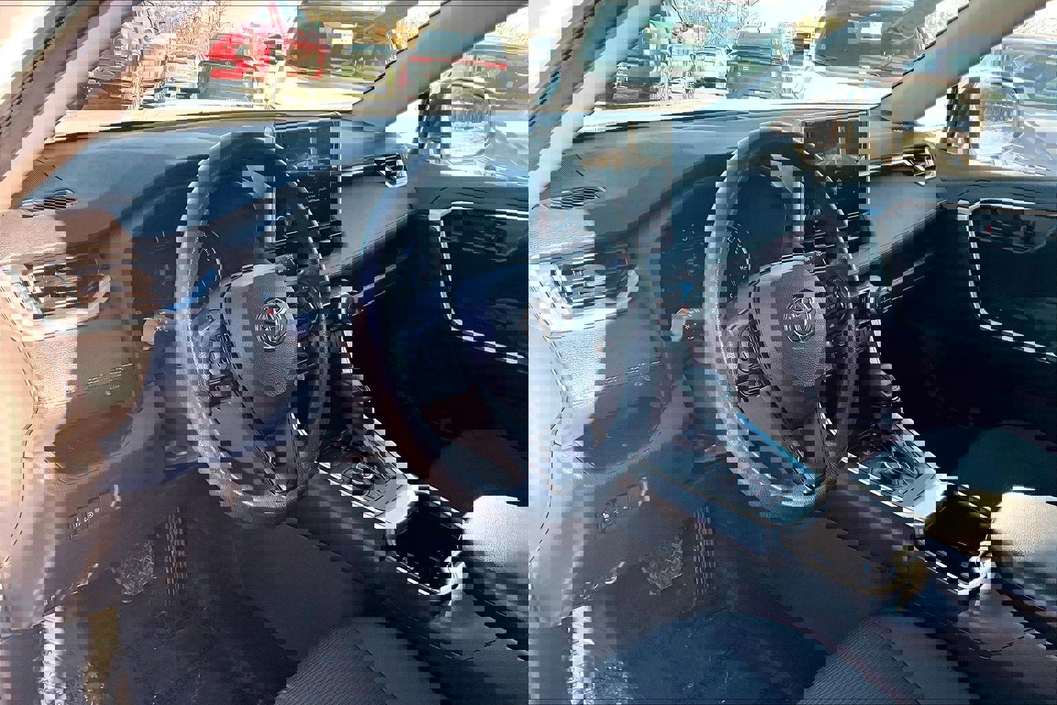 Used 2023 Toyota RAV4 LE image 13