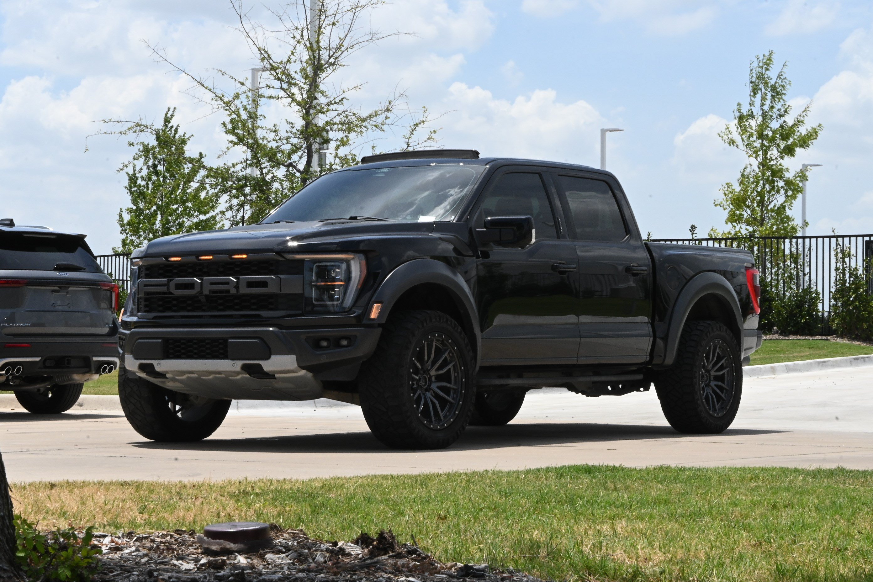 Used 2022 Ford F150 Raptor w/ Equipment Group 801A High AWD/4WD image 5