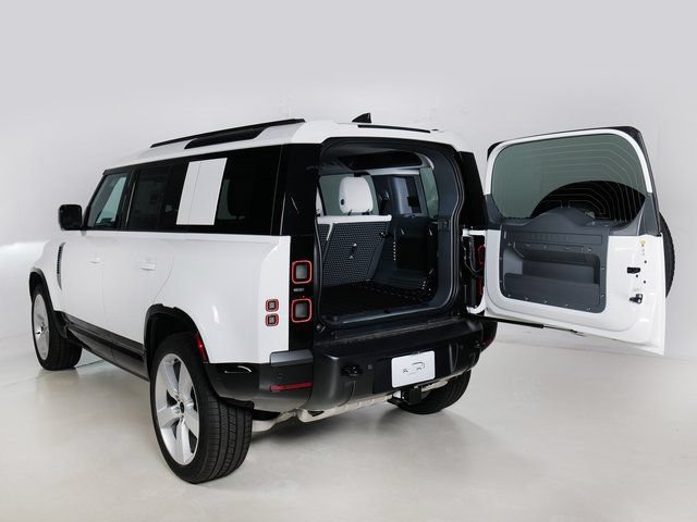 New 2026 Land Rover Defender 110 X-Dynamic SE AWD/4WD image 31