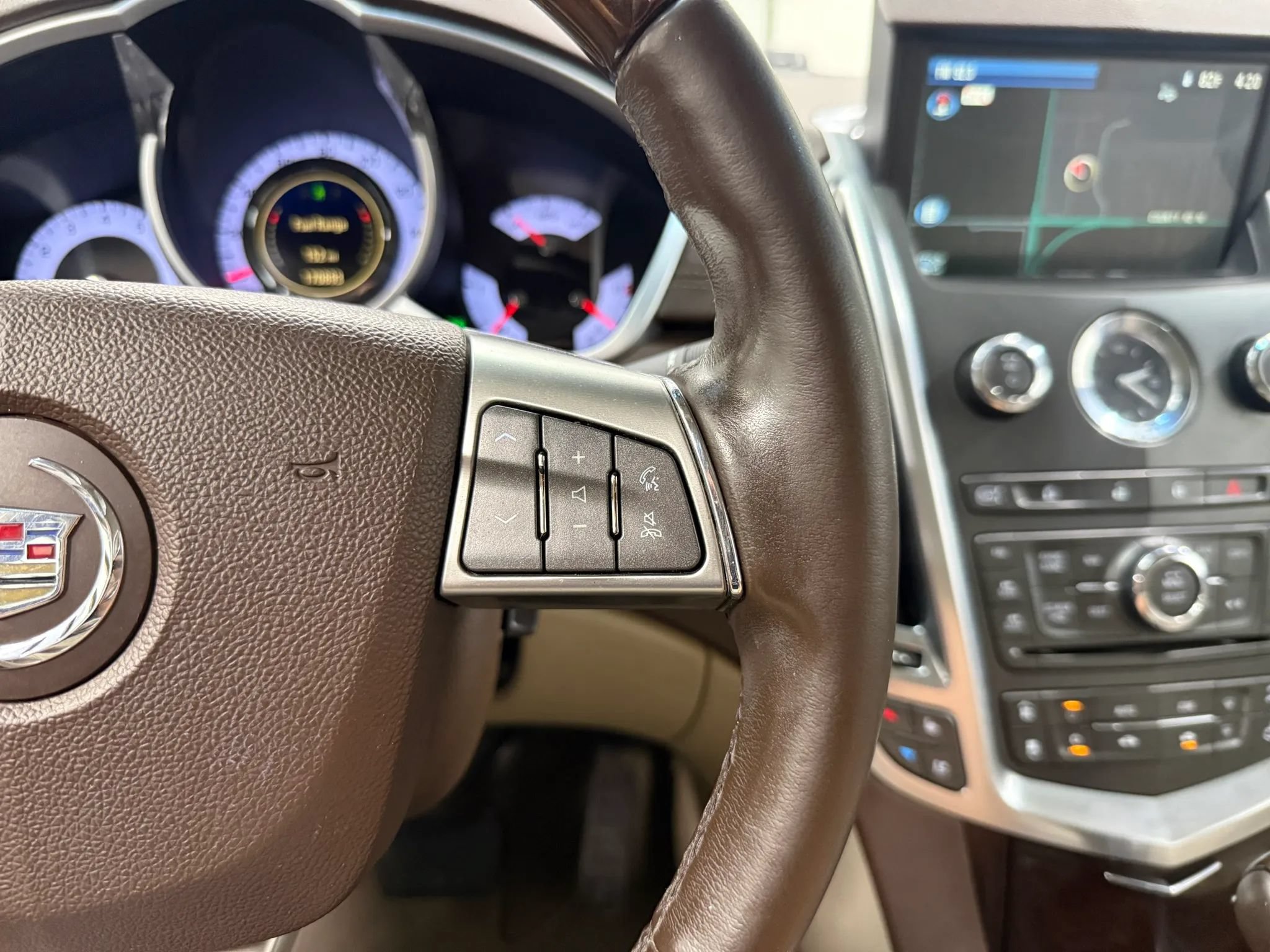 Used 2012 Cadillac SRX Premium AWD/4WD image 29