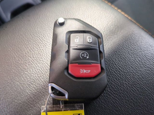 Used 2024 Jeep Wrangler Unlimited Sahara w/ Technology Group AWD/4WD image 29